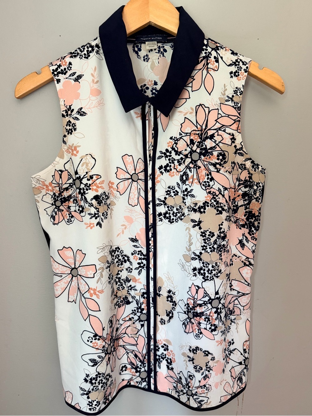 Tommy Hilfiger sleeveless collared blouse top Floral classy